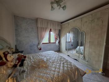 Three-bedroom country house with 6.180 sqm of land, terrace, large garage and annex. Trivento Img23