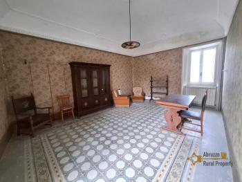 260 sqm character apartment with sea view panoramic terrace, two annexes, vinatge details, 30 minutes from the Adriatic coast.Casalanguida. Img5