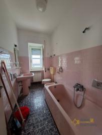 260 sqm character apartment with sea view panoramic terrace, two annexes, vinatge details, 30 minutes from the Adriatic coast.Casalanguida. Img22