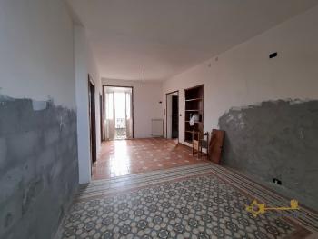 260 sqm character apartment with sea view panoramic terrace, two annexes, vinatge details, 30 minutes from the Adriatic coast.Casalanguida. Img11