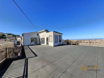 260 sqm character apartment with vintage details, sea view panoramic terrace and two annexes. Img34