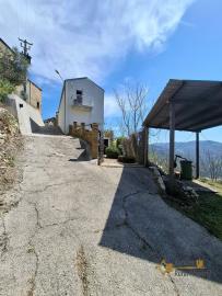 Spacious detached townhouse with panoramic views, terrace, garden, garage and annex, at just 25 minutes from the Adriatic Coast. Tufillo Img47