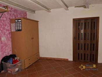 Spacious detached townhouse with panoramic views, terrace, garden, garage and annex, at just 25 minutes from the Adriatic Coast. Tufillo Img37