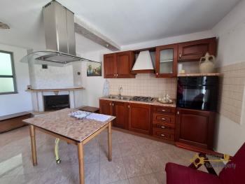 Spacious detached townhouse with panoramic views, terrace, garden, garage and annex, at just 25 minutes from the Adriatic Coast. Tufillo Img10