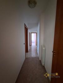 Spacious detached townhouse with panoramic views, terrace, garden, garage and annex, at just 25 minutes from the Adriatic Coast. Tufillo Img16