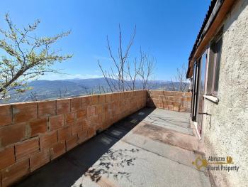 Spacious detached townhouse with panoramic views, terrace, garden, garage and annex, at just 25 minutes from the Adriatic Coast. Tufillo Img28