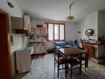 Two-bedroom town house with panoramic terrace, at only 30 minutes’ drive from the Adriatic coast. Celenza Sul Trigno. Img6
