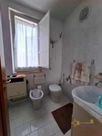 Two-bedroom town house with panoramic terrace, at only 30 minutes’ drive from the Adriatic coast. Celenza Sul Trigno. Img20