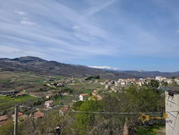 Two-bedroom town house with panoramic terrace, at only 30 minutes’ drive from the Adriatic coast. Celenza Sul Trigno. Img18
