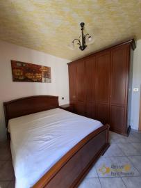 Perfect condition two- bedroom town house with panoramic balconies, two garages and private parking space, at only 35 minutes’ drive from the Adriatic coast. Celenza Sul Trigno. Img16