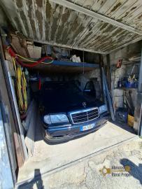 Perfect condition two- bedroom town house with panoramic balconies, two garages and private parking space, at only 35 minutes’ drive from the Adriatic coast. Celenza Sul Trigno. Img23