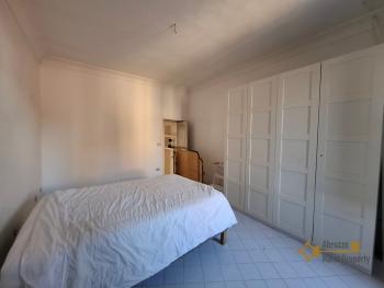 Characterful four-bedroom town house in habitable conditions at just 10 minutes from the beach. Casalbordino Img19