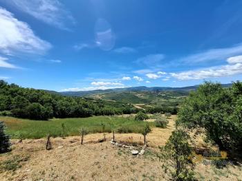 Stunning, fully restored country retreat with 7 hectares of land with olive grove, woodland and breathtaking views Img31