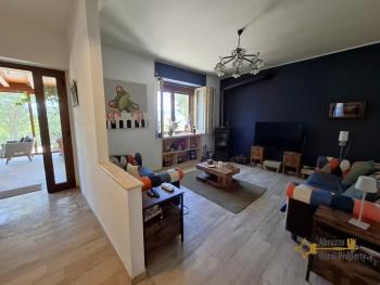 Stunning, fully restored country retreat with 7 hectares of land with olive grove, woodland and breathtaking views Img6