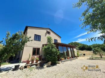 Stunning, fully restored country retreat with 7 hectares of land with olive grove, woodland and breathtaking views Img38