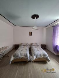 Move-in Ready Three-Bedroom Town House with Garage in the Heart of Castiglione Messer Marino Img16