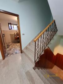 Move-in Ready Three-Bedroom Town House with Garage in the Heart of Castiglione Messer Marino Img7