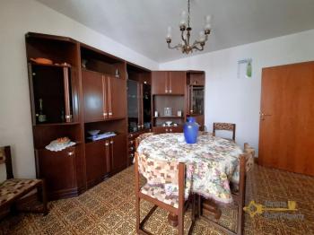 Beautiful, detached town house with 4 bedrooms, large cellar, garage and 655 sqm of land. Guardiabruna. Img9