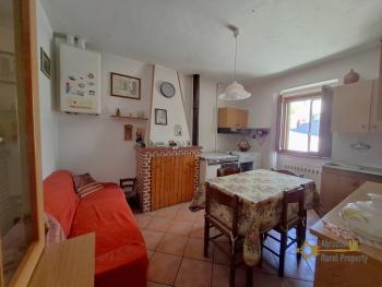 Beautiful, detached town house with 4 bedrooms, large cellar, garage and 655 sqm of land. Guardiabruna. Img2