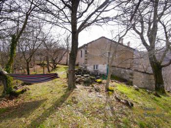 Traditional stone country house in a private woodland setting with 13,000 sqm of land. Castiglione Messer Marino Img20