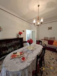 Two-bedroom stone house with vaulted ceilings, stone cellar and small vegetable garden. Castelbottaccio Img11