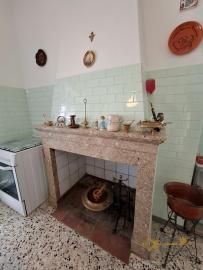 Two-bedroom stone house with vaulted ceilings, stone cellar and small vegetable garden. Castelbottaccio Img6