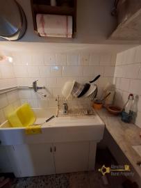 Two-bedroom stone house with vaulted ceilings, stone cellar and small vegetable garden. Castelbottaccio Img8