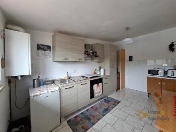 Beautiful, detached five- bedroom town house with two habitable units, two large garages and two terraces with panoramic view. Lettopalena Img29