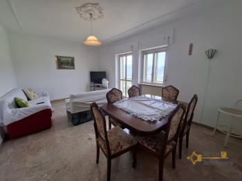 Four-bedroom town house with panoramic balcony and terrace overlooking the Bomba Lake and the Maiella Mountains. Colledimezzo Img2