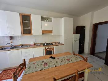 Four-bedroom town house with panoramic balcony and terrace overlooking the Bomba Lake and the Maiella Mountains. Colledimezzo Img7