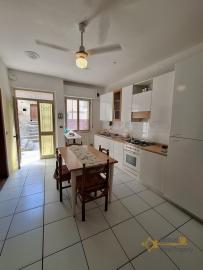 Four-bedroom town house with panoramic balcony and terrace overlooking the Bomba Lake and the Maiella Mountains. Colledimezzo Img8