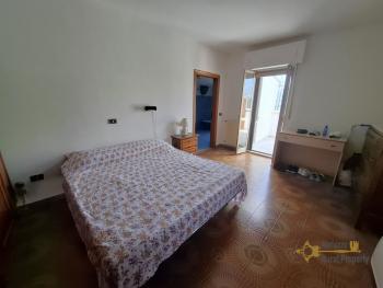 Four-bedroom town house with panoramic balcony and terrace overlooking the Bomba Lake and the Maiella Mountains. Colledimezzo Img19