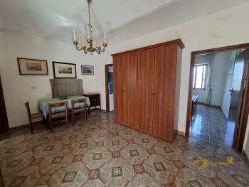 Two-bedroom traditional stone house in habitable conditions with panoramic balcony, vaulted ceilings and stone cellar. Palmoli Img17
