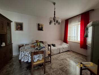Perfect condition town house with two bedrooms, garage and cellar, panoramic view, Ready to live in. Carunchio. Img8