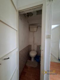 Traditional town house with two bedrooms, two cellars, panoramic view, located in the centre of Carunchio. Img12