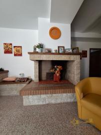 Spacious three-bedrooms town house with guest unit and sea view. Tavenna Img17