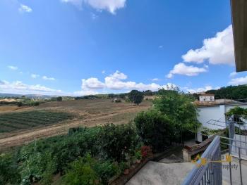 Beautiful six-bedroom villa with garden, large garage, two cellars and 13.500 sqm of land. Trivento Img24