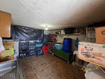 Beautiful six-bedroom villa with garden, large garage, two cellars and 13.500 sqm of land. Trivento Img54