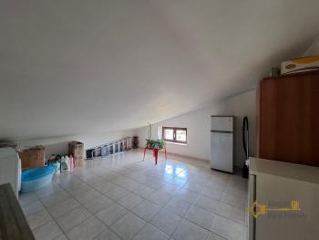 Beautiful six-bedroom villa with garden, large garage, two cellars and 13.500 sqm of land. Trivento Img45