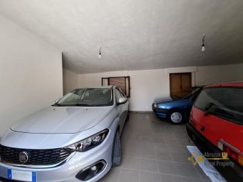 Beautiful six-bedroom villa with garden, large garage, two cellars and 13.500 sqm of land. Trivento Img57