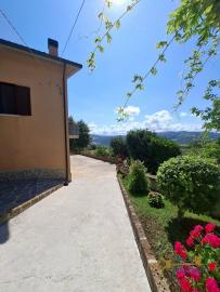Beautiful six-bedroom villa with garden, large garage, two cellars and 13.500 sqm of land. Trivento Img64