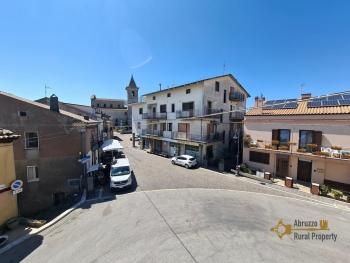 Charming perfect condition town house with terrace and garage. Tufillo Img10