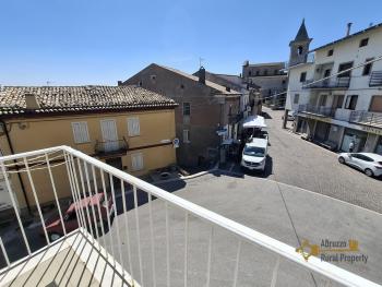 Charming perfect condition town house with terrace and garage. Tufillo Img11