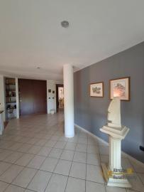 Stunning four-bedroom villa with 1000 sqm of fenced garden, terraces, garage and independent guest unit. Gissi Img29