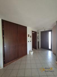 Stunning four-bedroom villa with 1000 sqm of fenced garden, terraces, garage and independent guest unit. Gissi Img5