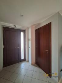 Stunning four-bedroom villa with 1000 sqm of fenced garden, terraces, garage and independent guest unit. Gissi Img64