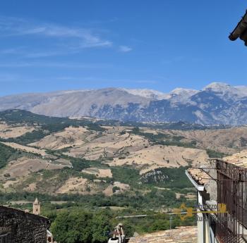 Completely restored stone house with two terraces, garden and stunning views. Bomba Img35