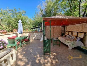 Completely restored stone house with two terraces, garden and stunning views. Bomba Img20