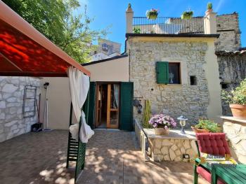 Completely restored stone house with two terraces, garden and stunning views. Bomba