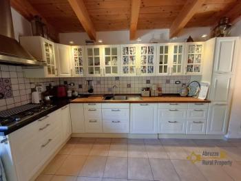 Completely restored stone house with two terraces, garden and stunning views. Bomba Img17